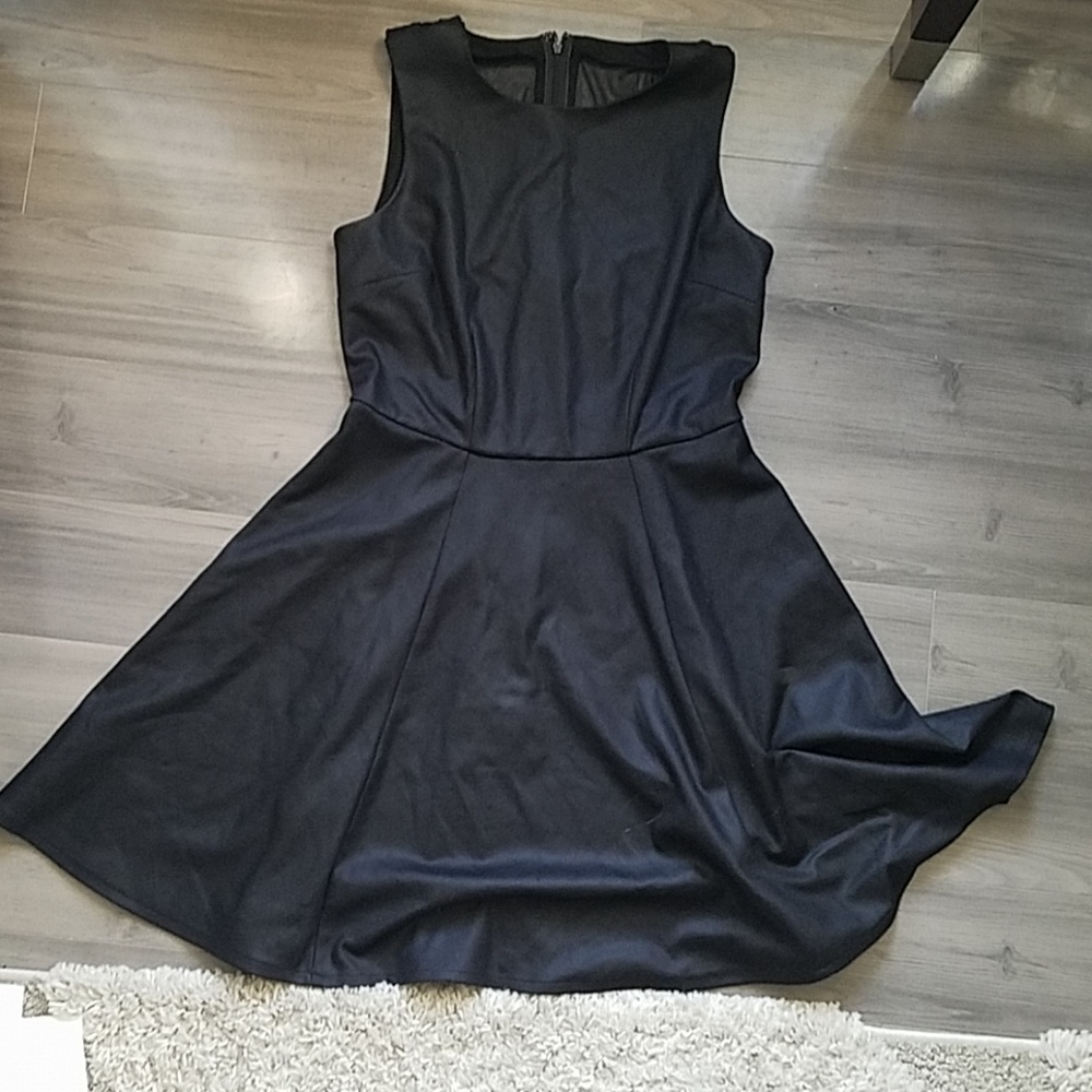 Jennifer Lopez Black cocktail dress